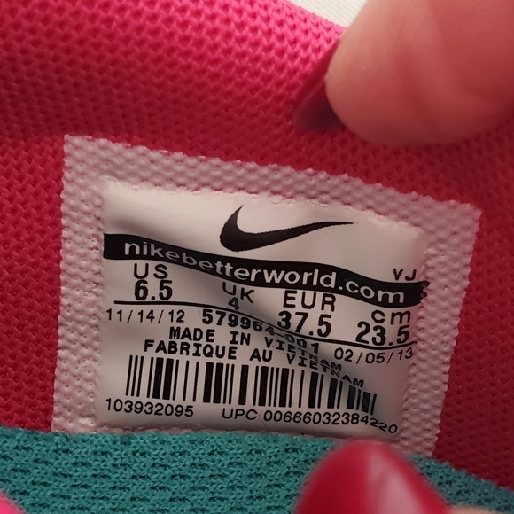 Nike Free 3.0 Running Shoes - Picture 11 of 13